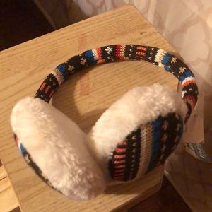 Winter earmuffs in a very trendy cool design..